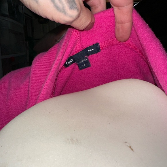 Pink small gap sweater - Picture 2 of 2